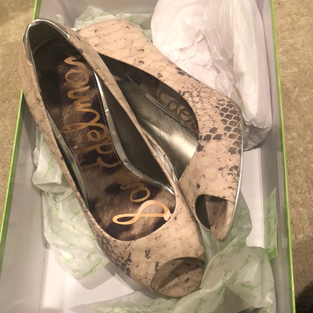 Sam Edelman black and white pump